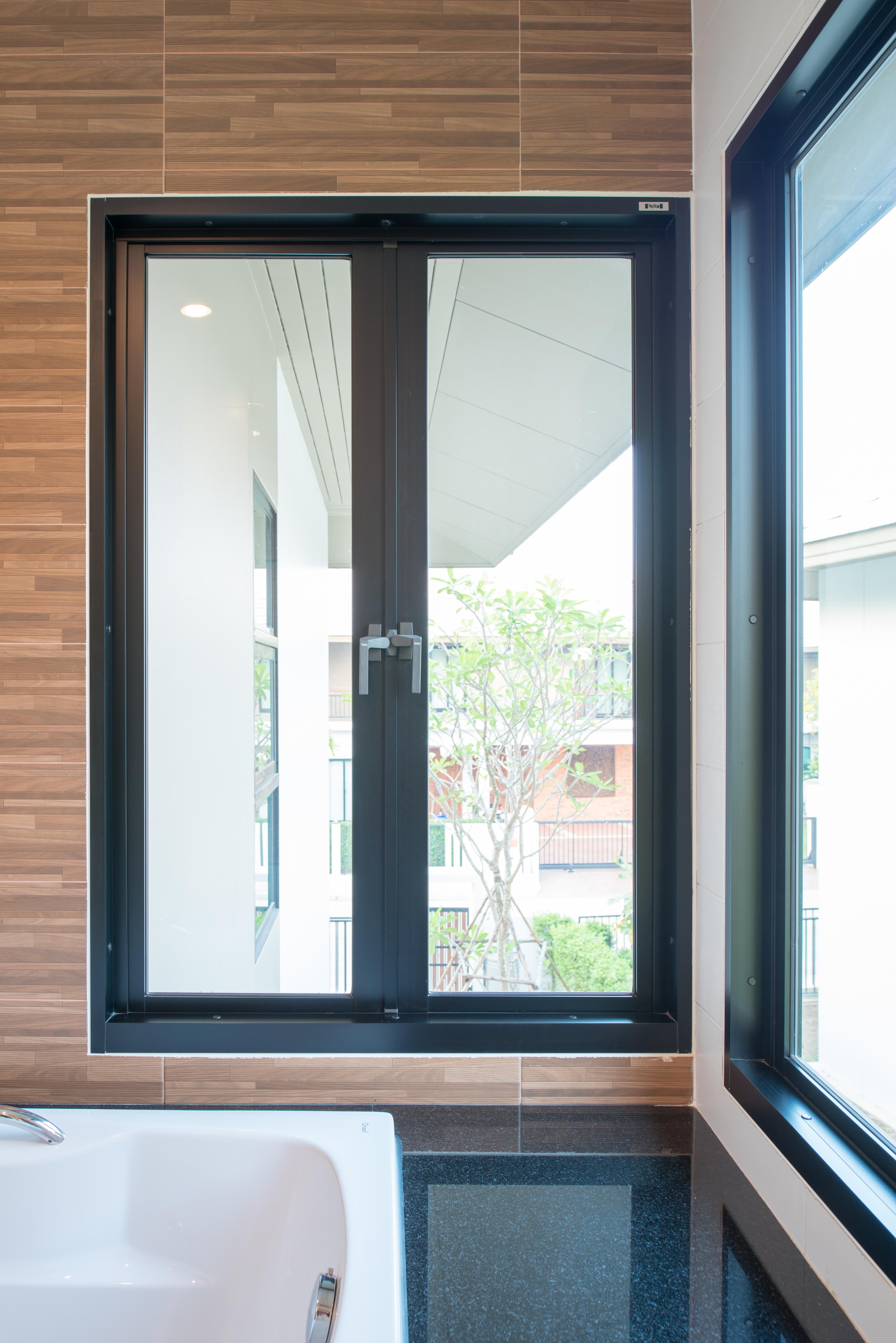 WE 70 Gallery Image 3