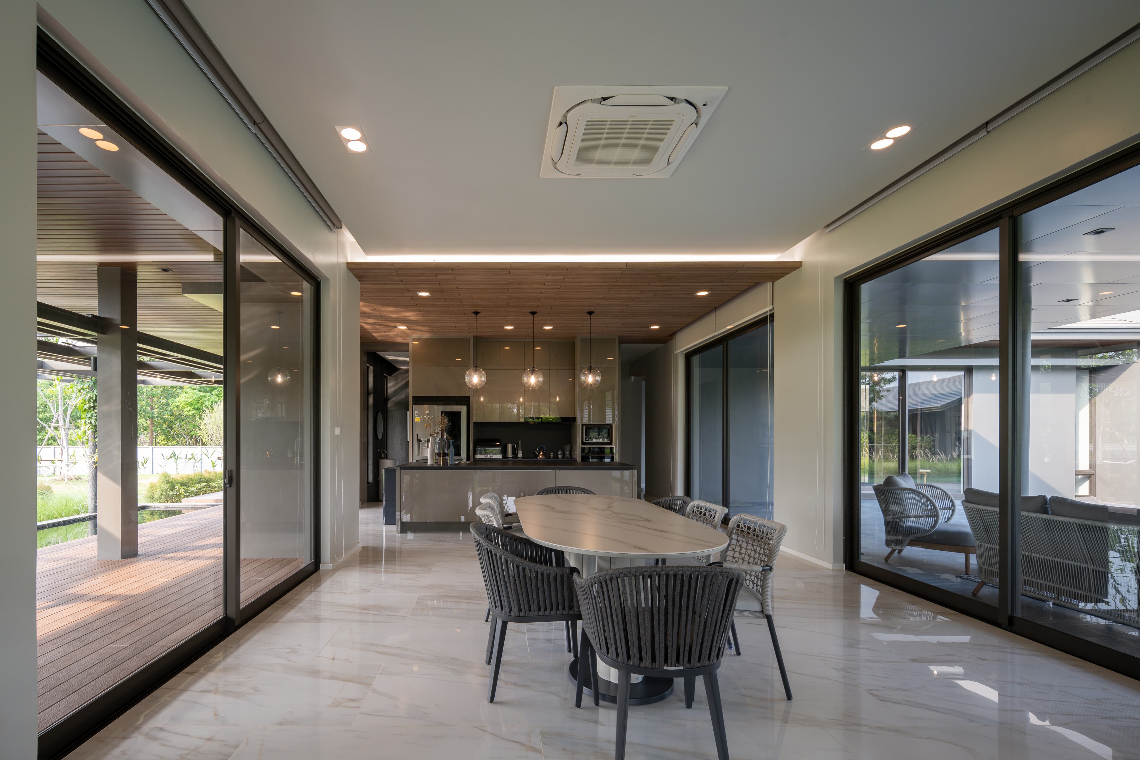 WE PLUS Gallery Image 20