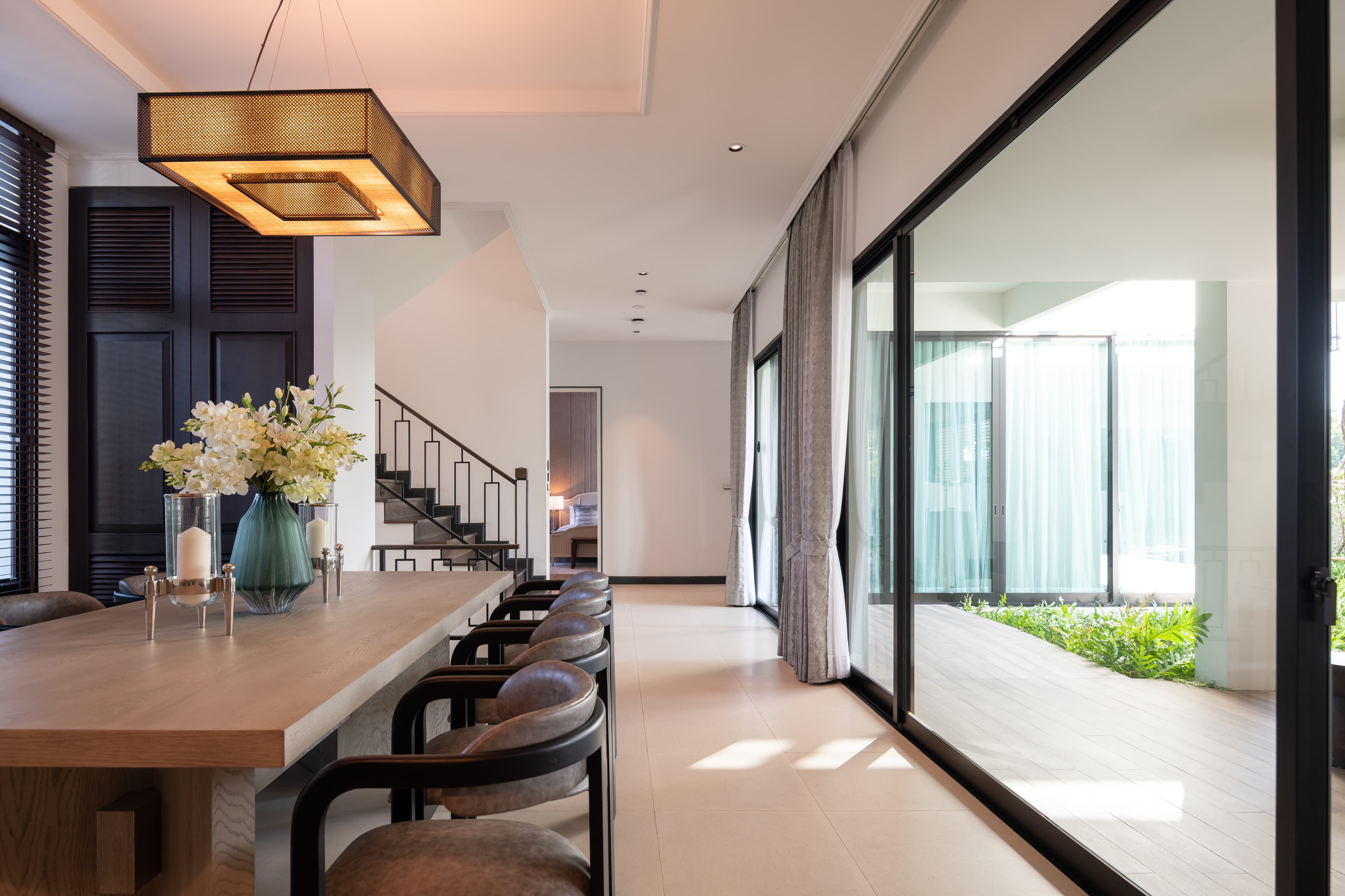 WE PLUS Gallery Image 23