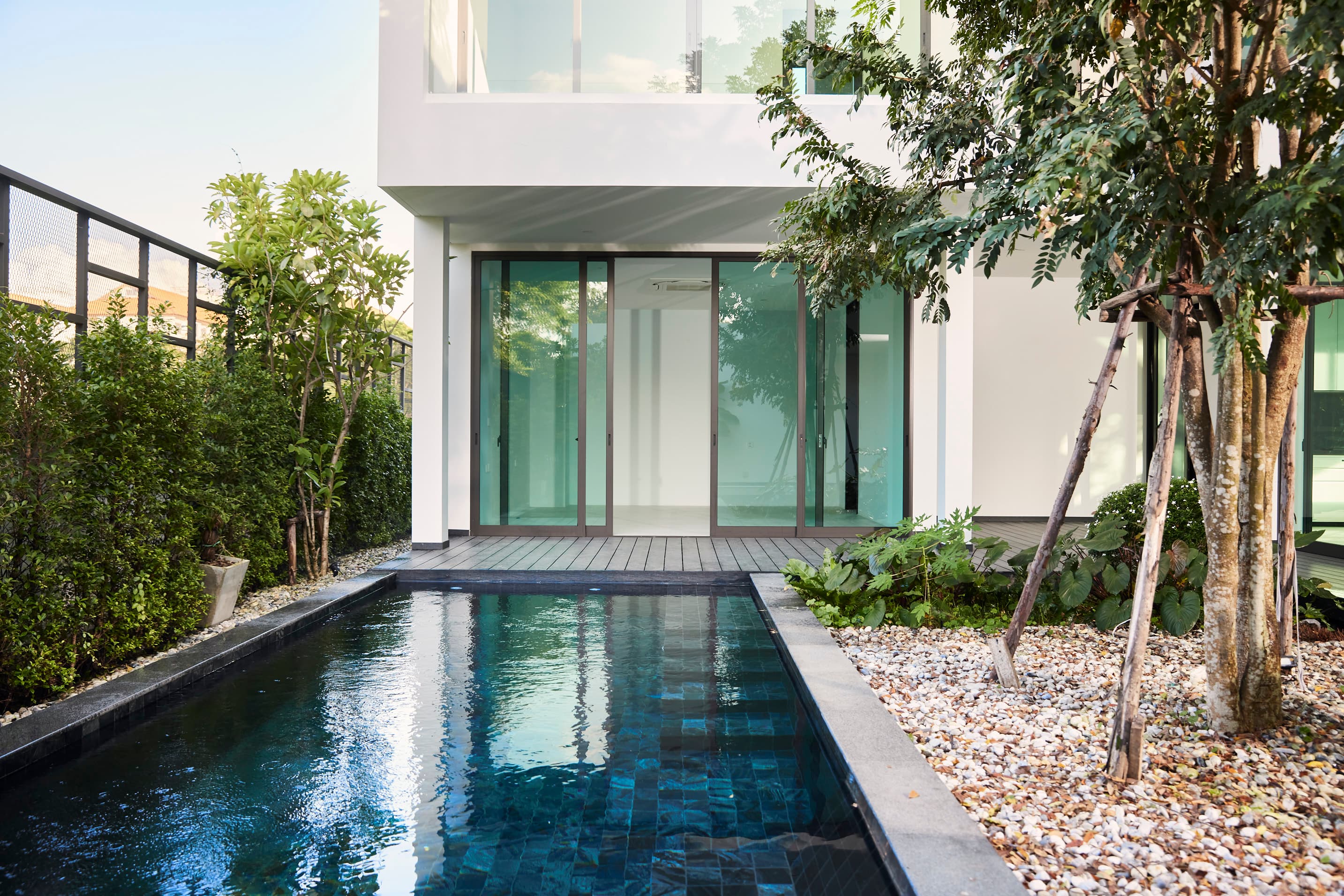 WE PLUS Gallery Image 17